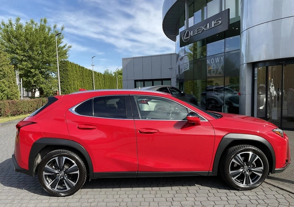 Lexus UX cena 129900 przebieg: 30760, rok produkcji 2020 z Kraków małe 466